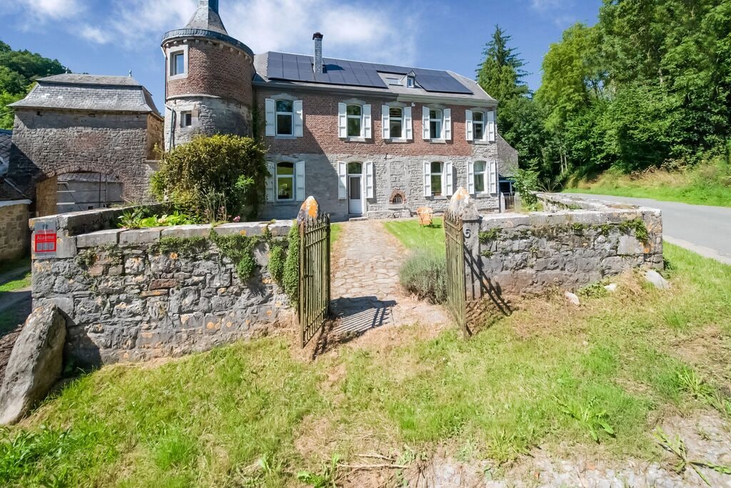 Travaux de transformation du Château de Férot en gîte par Kartell Plus